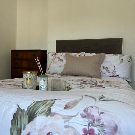 Comfortable Room Newbridge  Kültér fotó